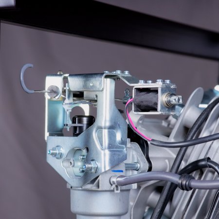 Бензиновый генератор с электростартером и коннектором автоматики FUBAG BS 7500 A ES в Череповце фото